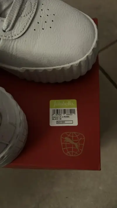 Zapatillas blancas Puma modelo Carina 2.0 - miniatura 2