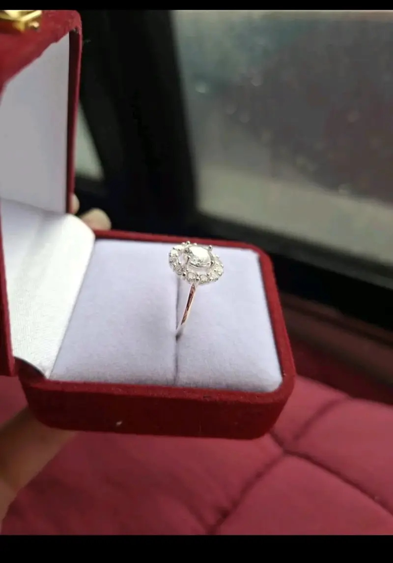 Anillo de compromiso con circones en caja - 2