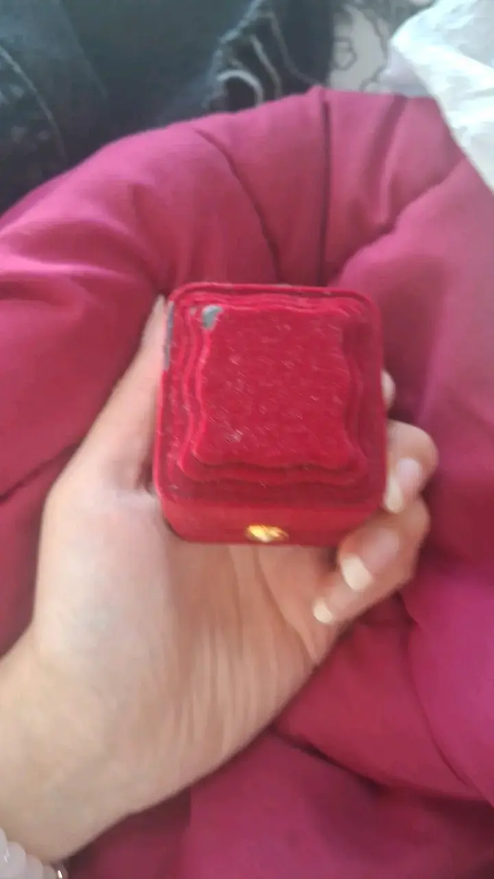 Anillo de compromiso con circones en caja - 6