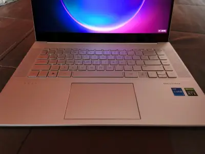 Laptop HP Envy 4K Oled - miniatura 2