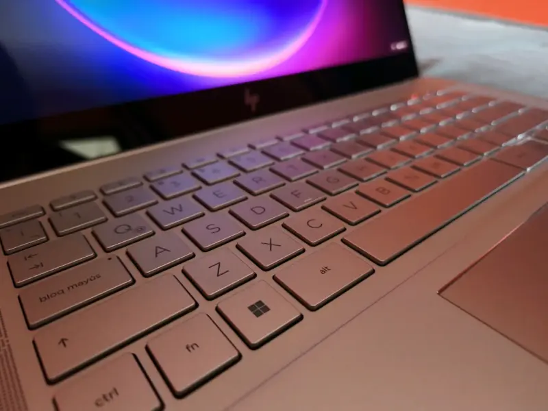 Laptop HP Envy 4K Oled - 6