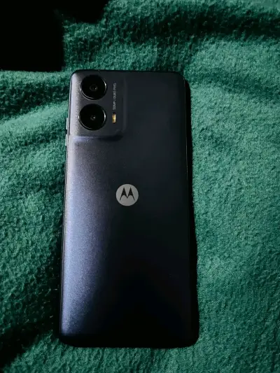 Smartphone Motorola con cámara dual 50MP - miniatura 1