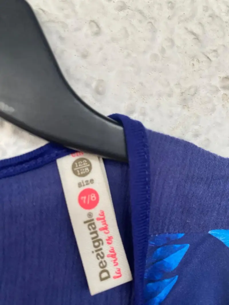 Polera sin mangas estampada para niña Desigual - 3