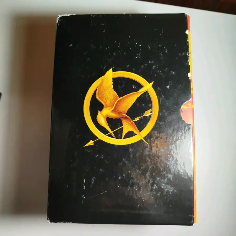 Trilogía The Hunger Games de Suzanne Collins - 2