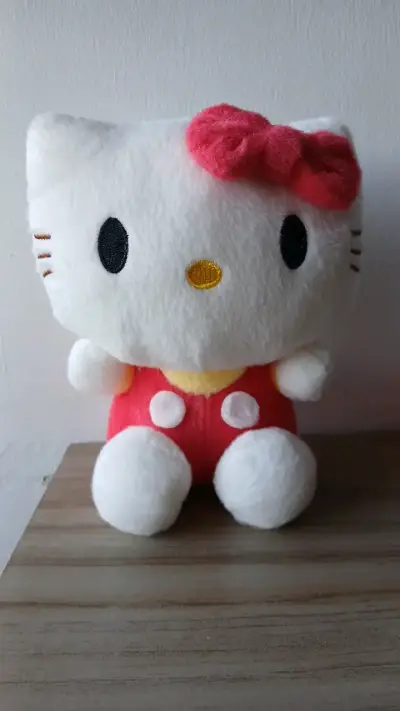 Peluche Hello Kitty con Lazo Rojo - miniatura 1