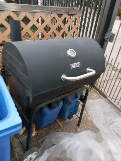 Parrilla de carbón Backyard Grill con termómetro - miniatura 1