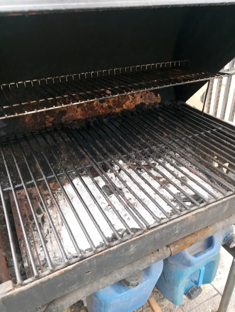 Parrilla de carbón Backyard Grill con termómetro - 3