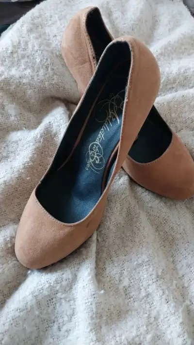 Zapatos de tacón alto color camel - miniatura 1