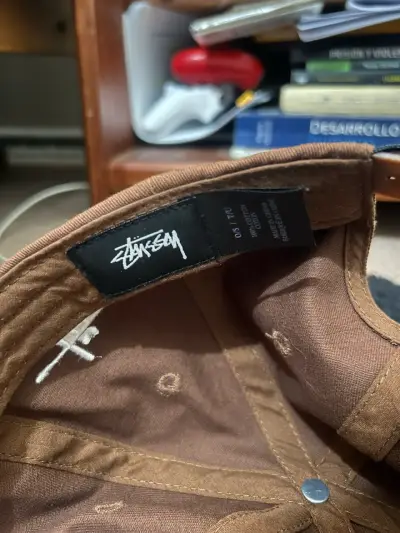 Gorra marrón Stussy con logo bordado - miniatura 3