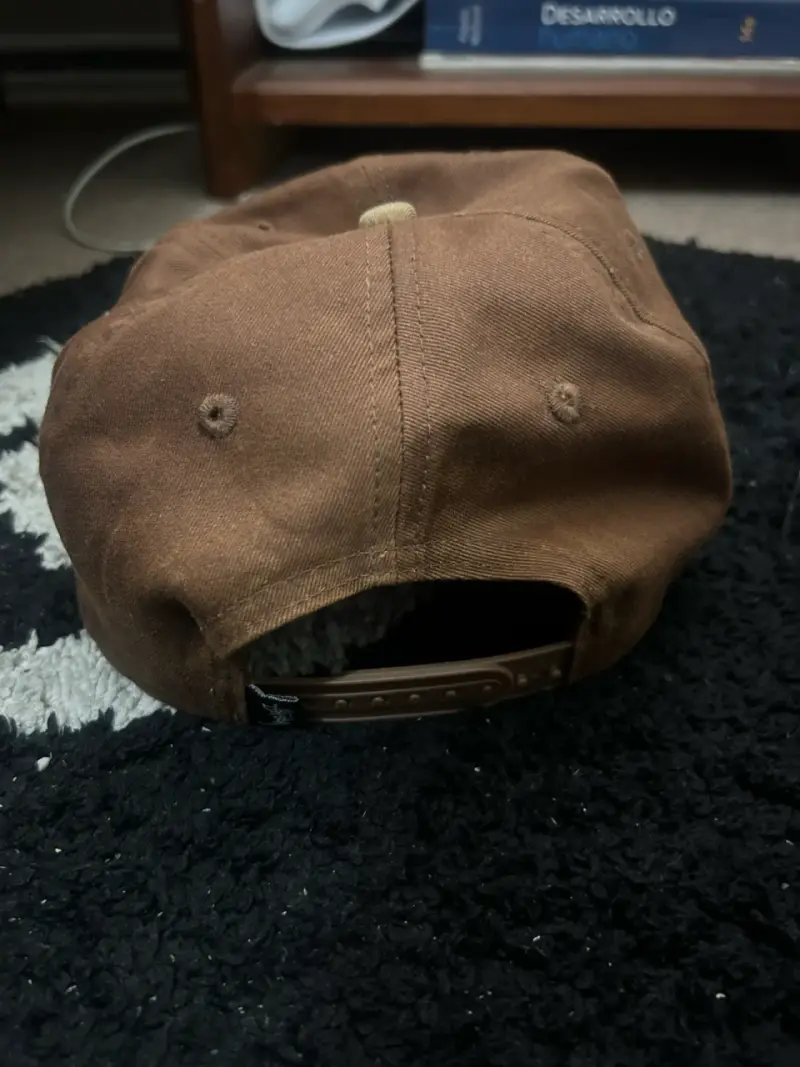 Gorra marrón Stussy con logo bordado - 4