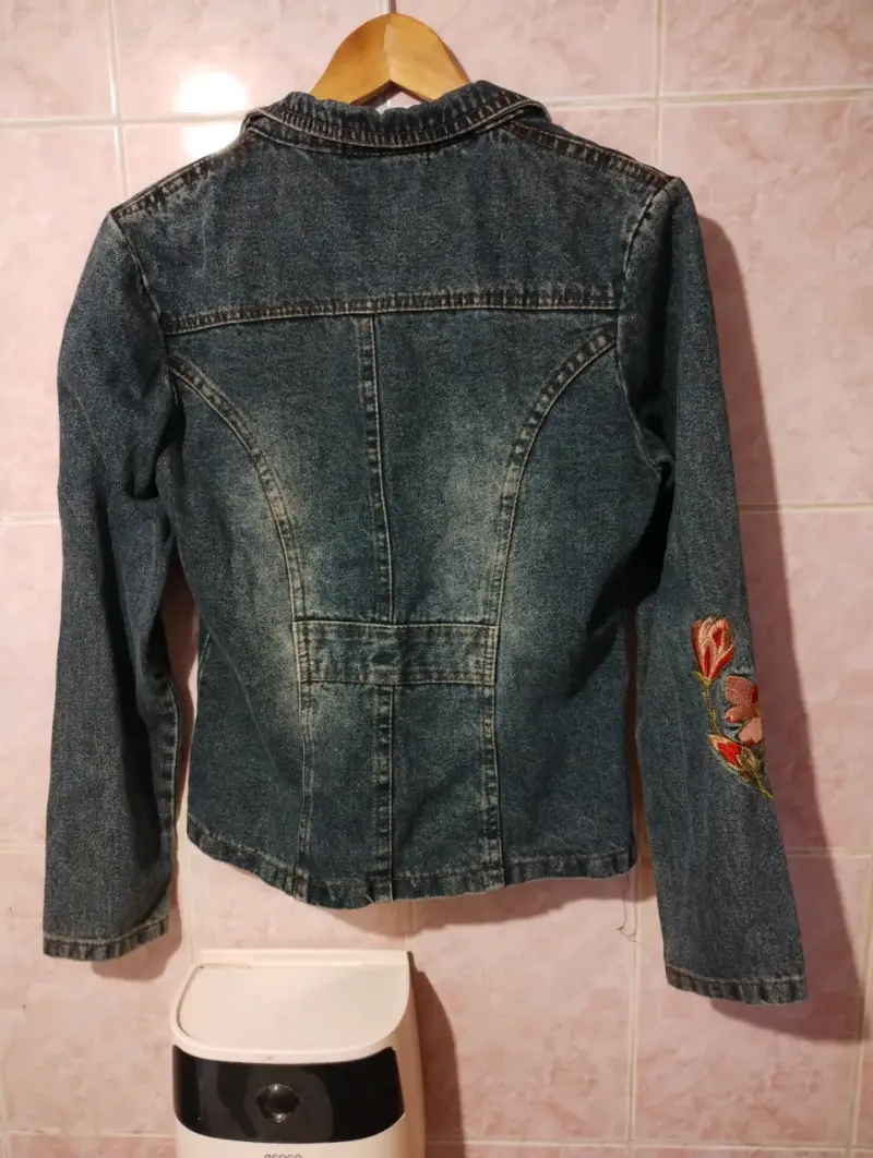 Chaqueta de mezclilla con bordado floral - 3