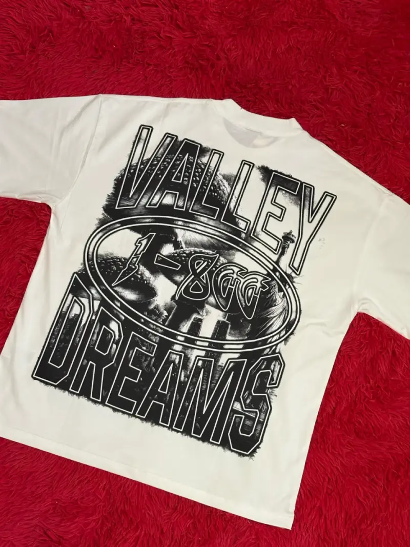Polera negra Valley Dreams diseño gráfico - 5