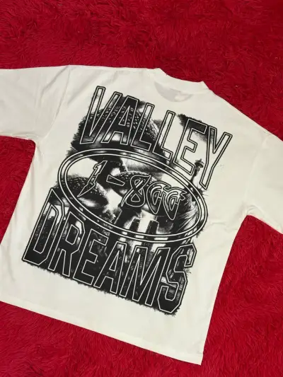 Polera negra Valley Dreams diseño gráfico - miniatura 5