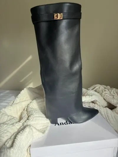 Botas estilo Givenchy NUEVAS! - miniatura 1