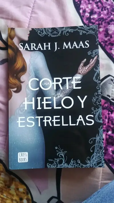 Libro 'Una Corte de Hielo y Estrellas' - Sarah J. - miniatura 1