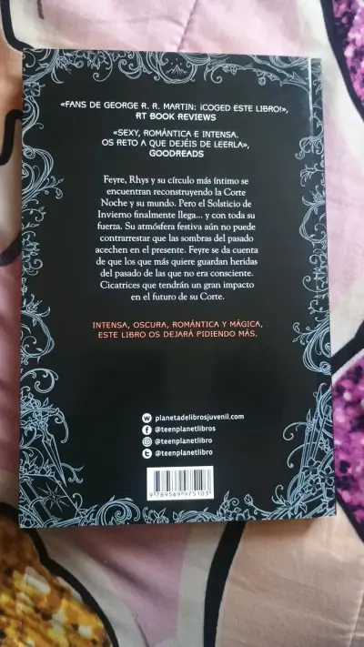 Libro 'Una Corte de Hielo y Estrellas' - Sarah J. - miniatura 2