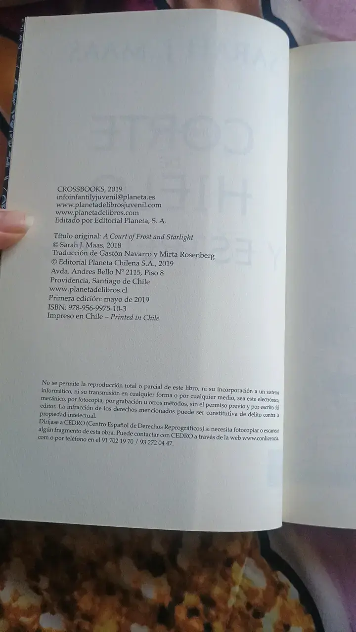 Libro 'Una Corte de Hielo y Estrellas' - Sarah J. - 3