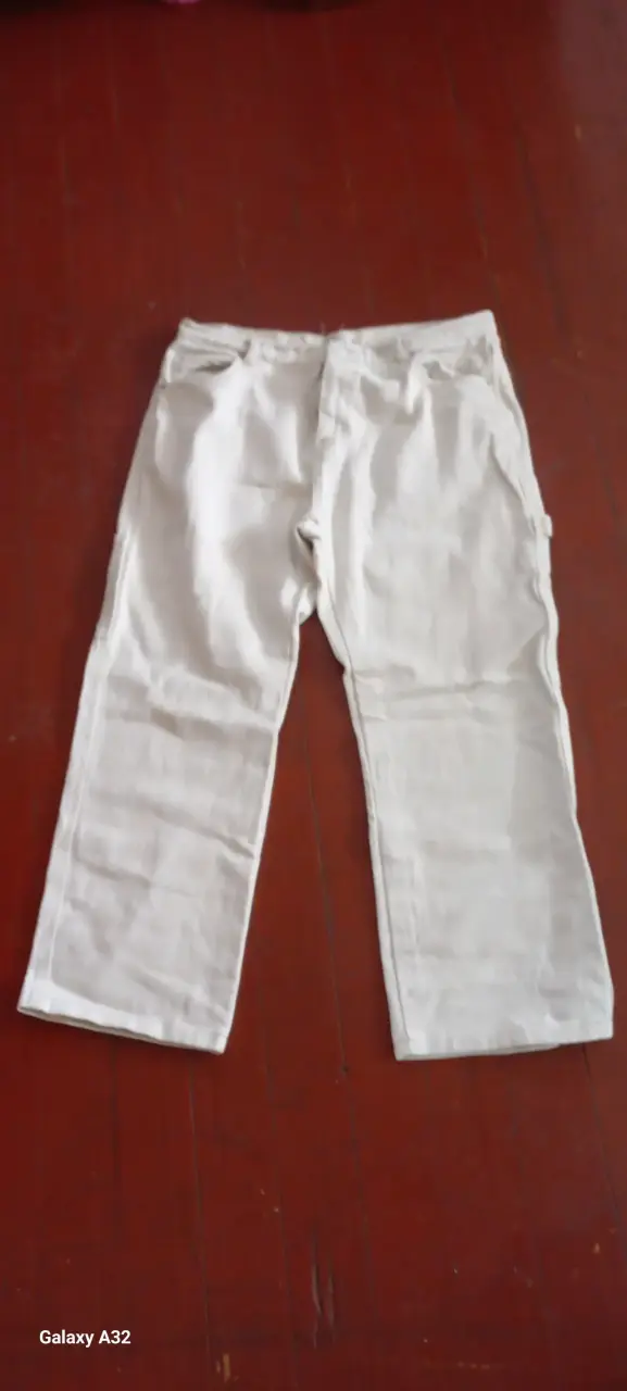 Polera con lentejuelas y diseño de conejo - 4