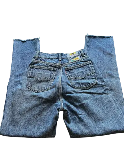 Jeans de mezclilla azul desgastados - miniatura 2