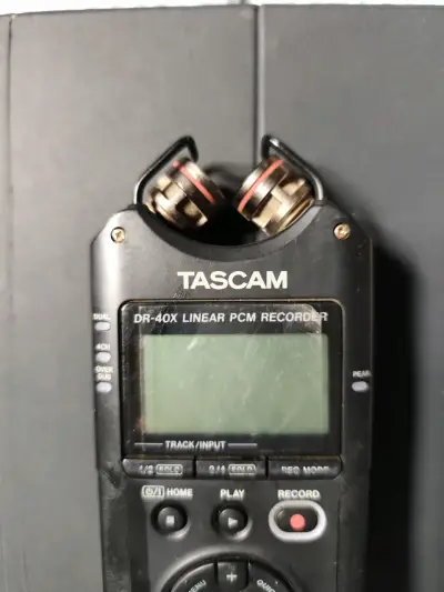 Grabadora de Audio Tascam DR-40X Portátil - miniatura 1
