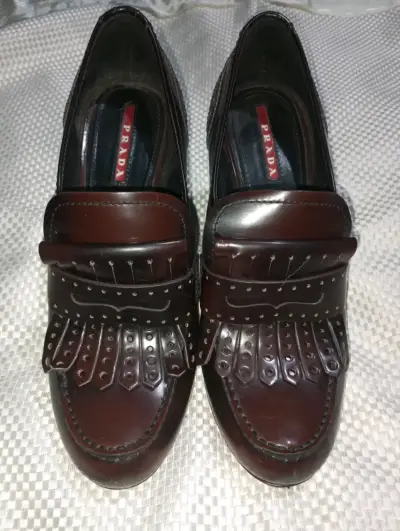 Zapatos PRADA de charol, talla 38. - miniatura 1