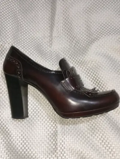 Zapatos PRADA de charol, talla 38. - miniatura 4