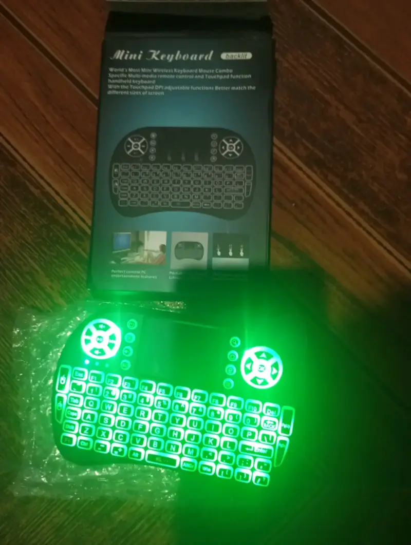 Mini teclado inalámbrico retroiluminado con touchpad - 2
