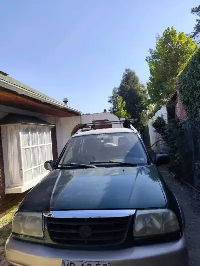 Suzuki Grand Vitara 4x4 en buen estado - miniatura 1