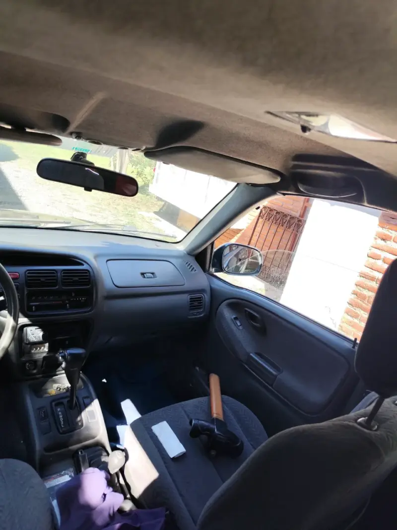 Suzuki Grand Vitara 4x4 en buen estado - 5