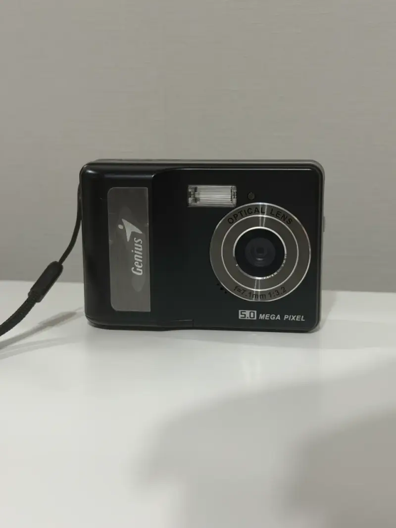 Cámara digital Genius 5.0 megapíxeles - 1