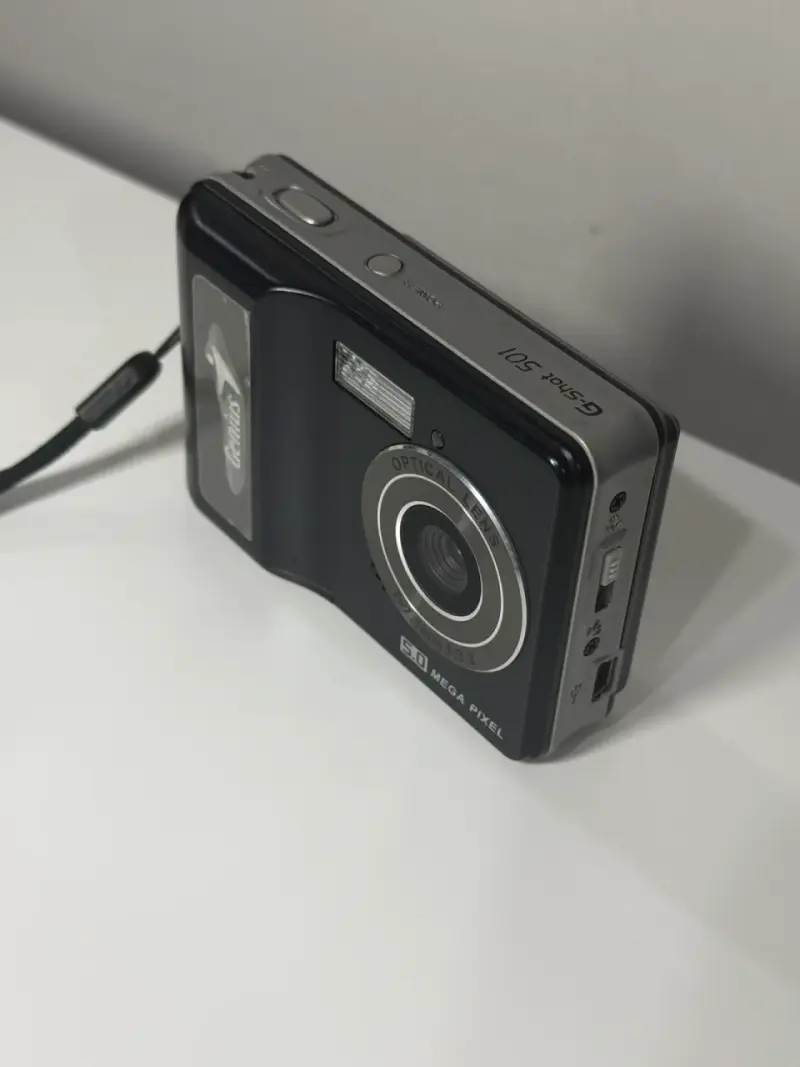 Cámara digital Genius 5.0 megapíxeles - 2