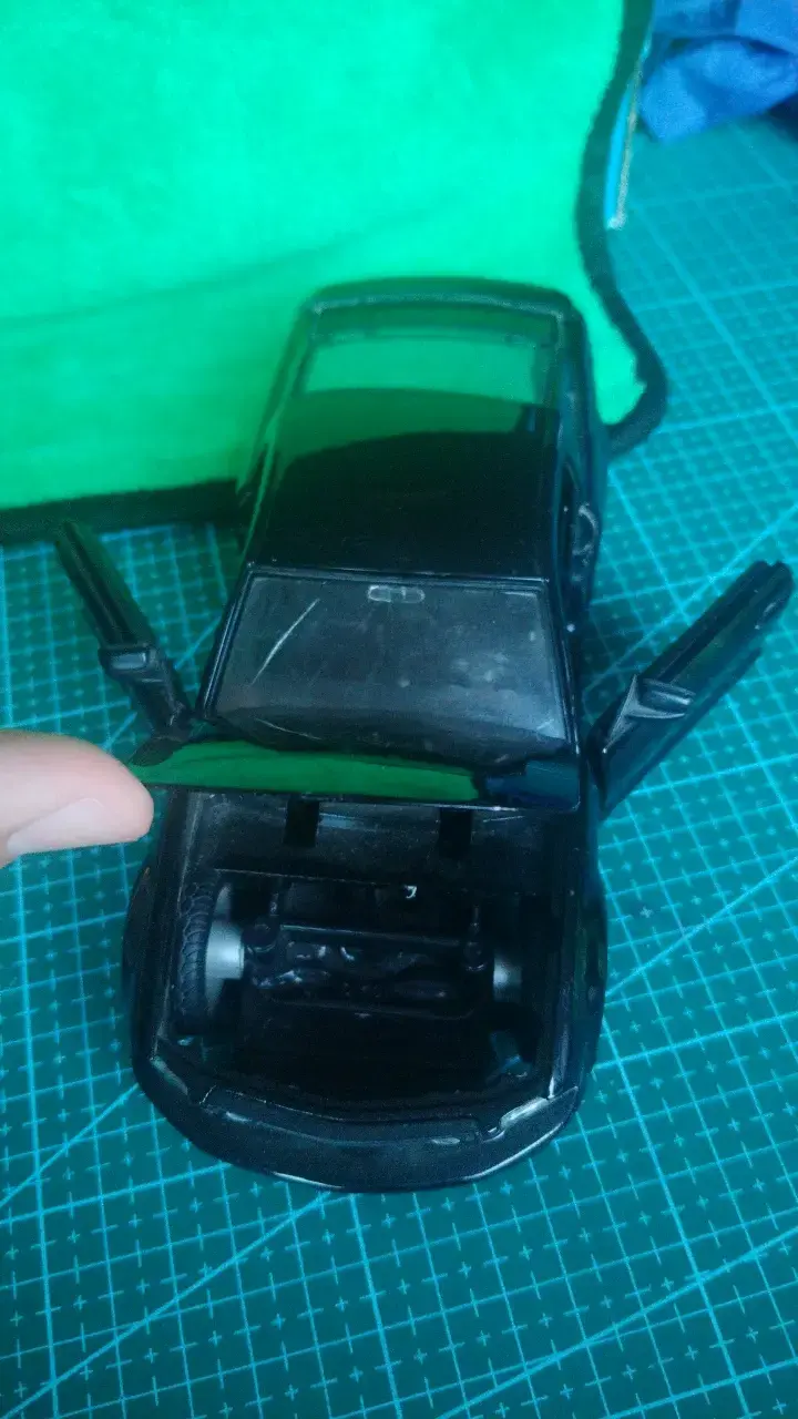Modelo a escala Ford Mustang GT negro - 5