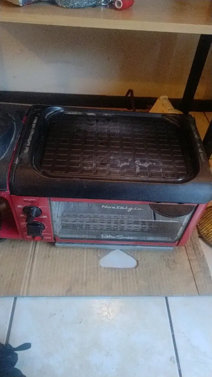 Horno tostador multifuncional Nostalgia Retro Series rojo - 2