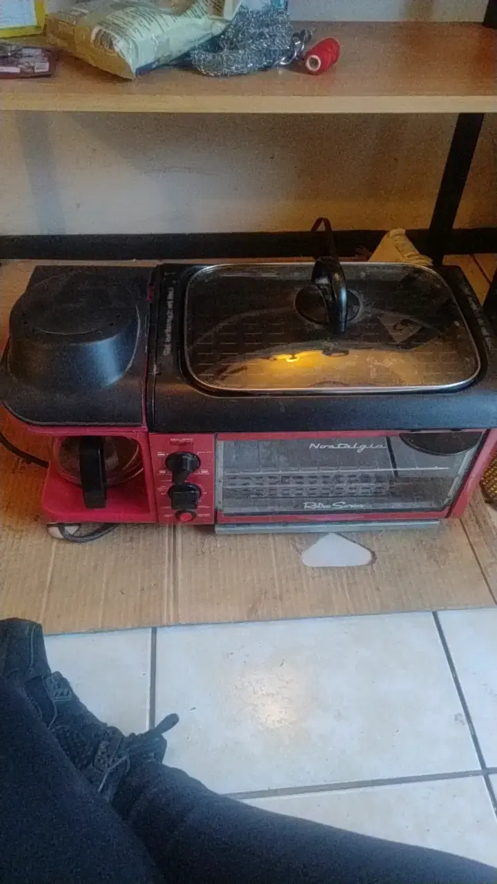 Horno tostador multifuncional Nostalgia Retro Series rojo - 5