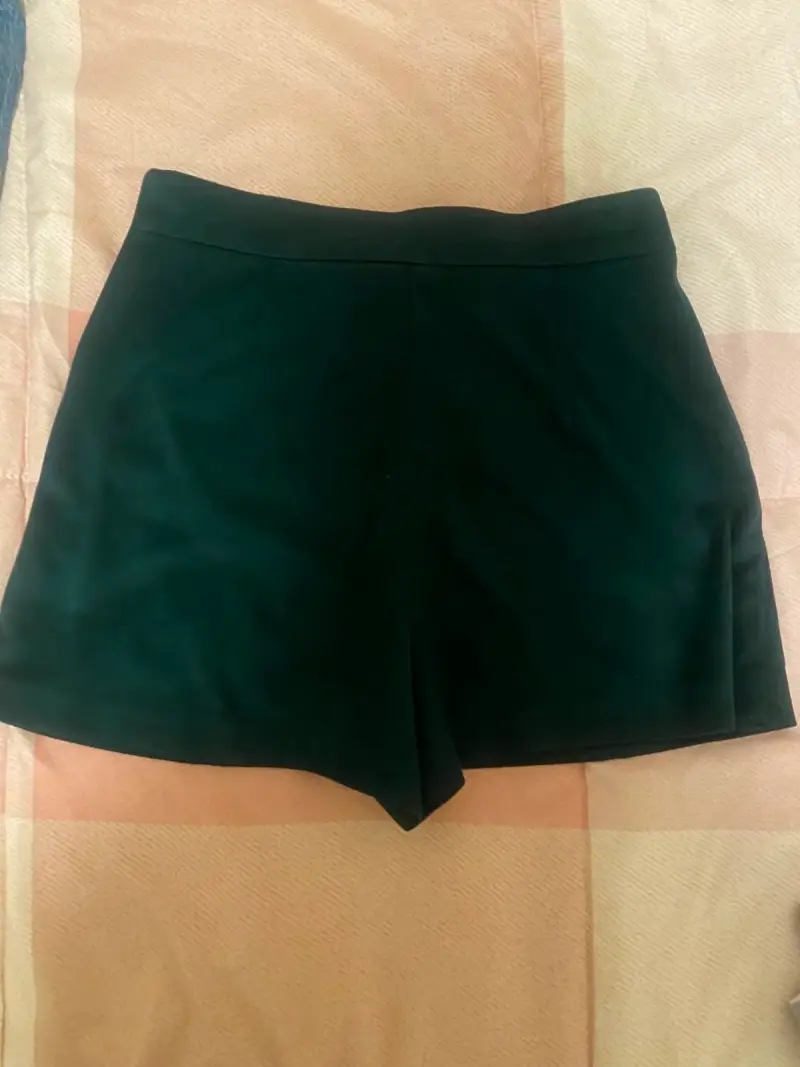 Shorts Zara verde en buen estado