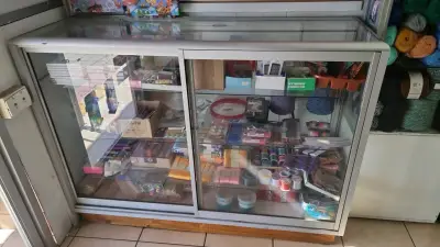 Vitrinas para negocio - miniatura 4