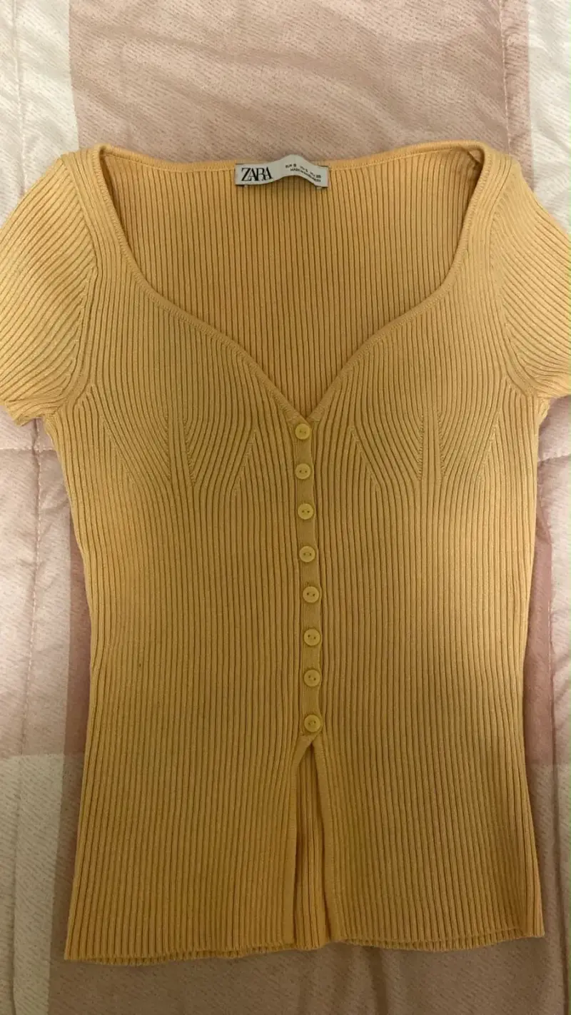 Cardigan de punto amarillo Zara