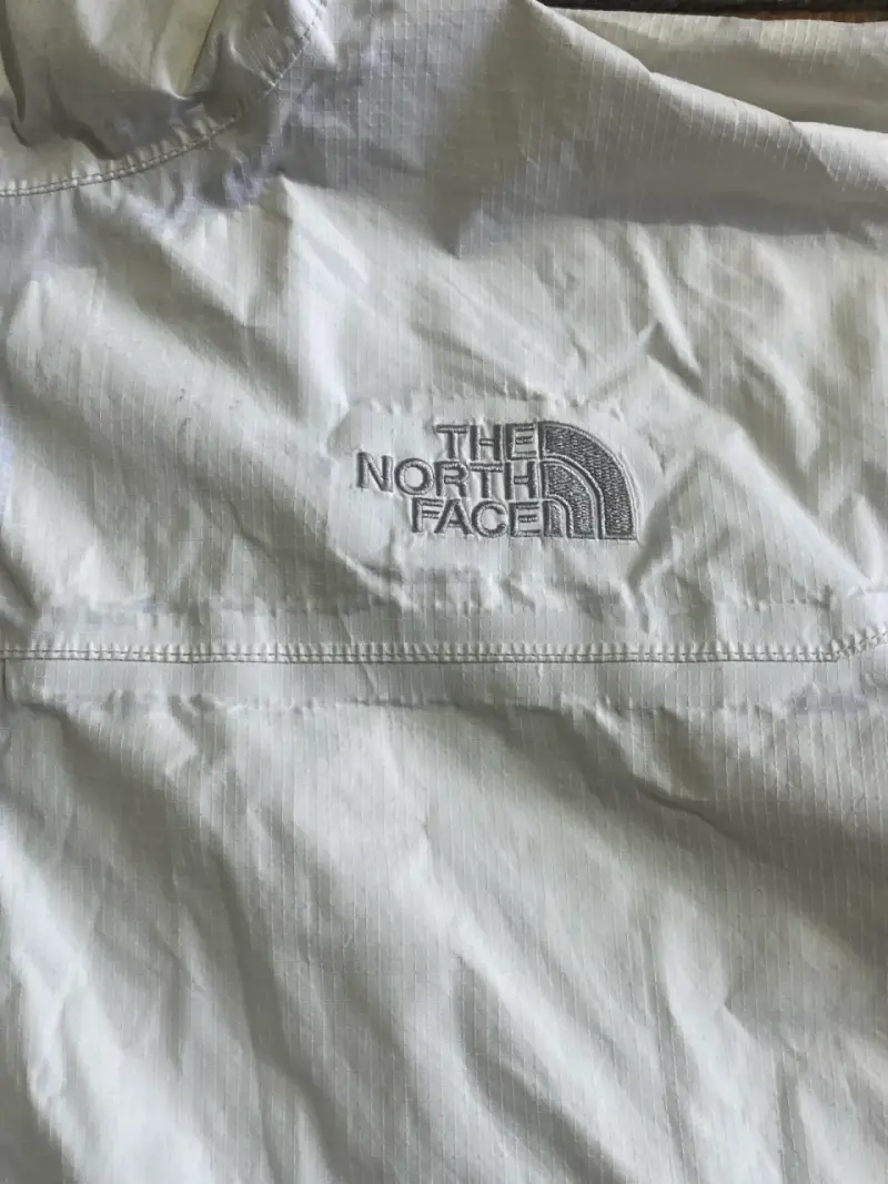 Chaqueta impermeable blanca The North Face HyVent - 2