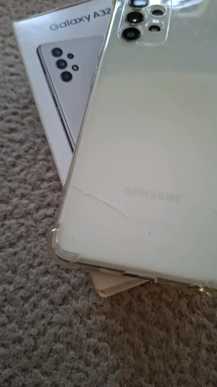 Samsung Galaxy A32 con funda - 3