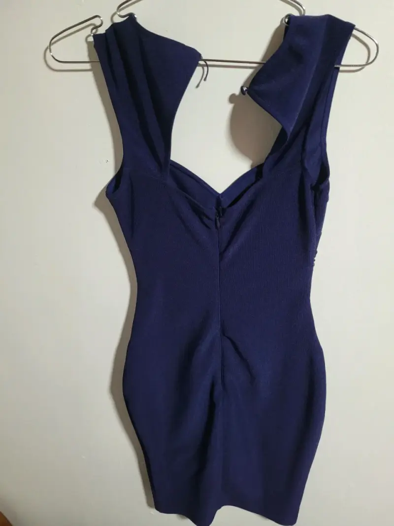 Vestido azul con encaje negro elegante - 2