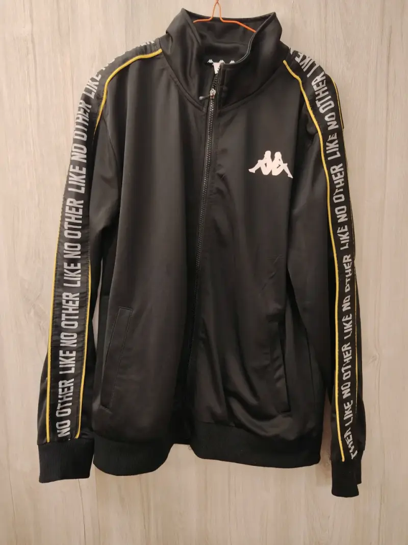 Chaqueta deportiva negra Kappa talla M - 1