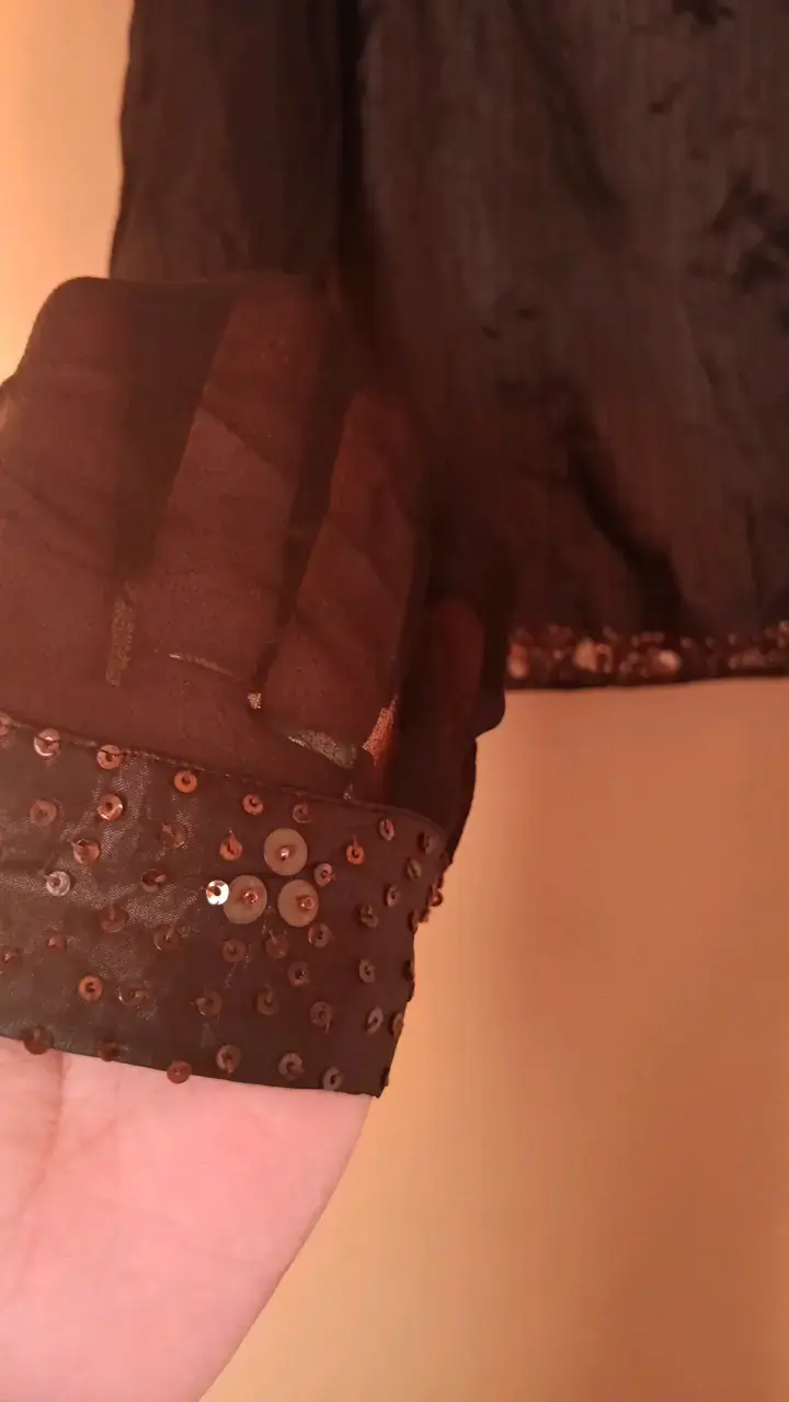 Blusa negra con lentejuelas para mujer - 2