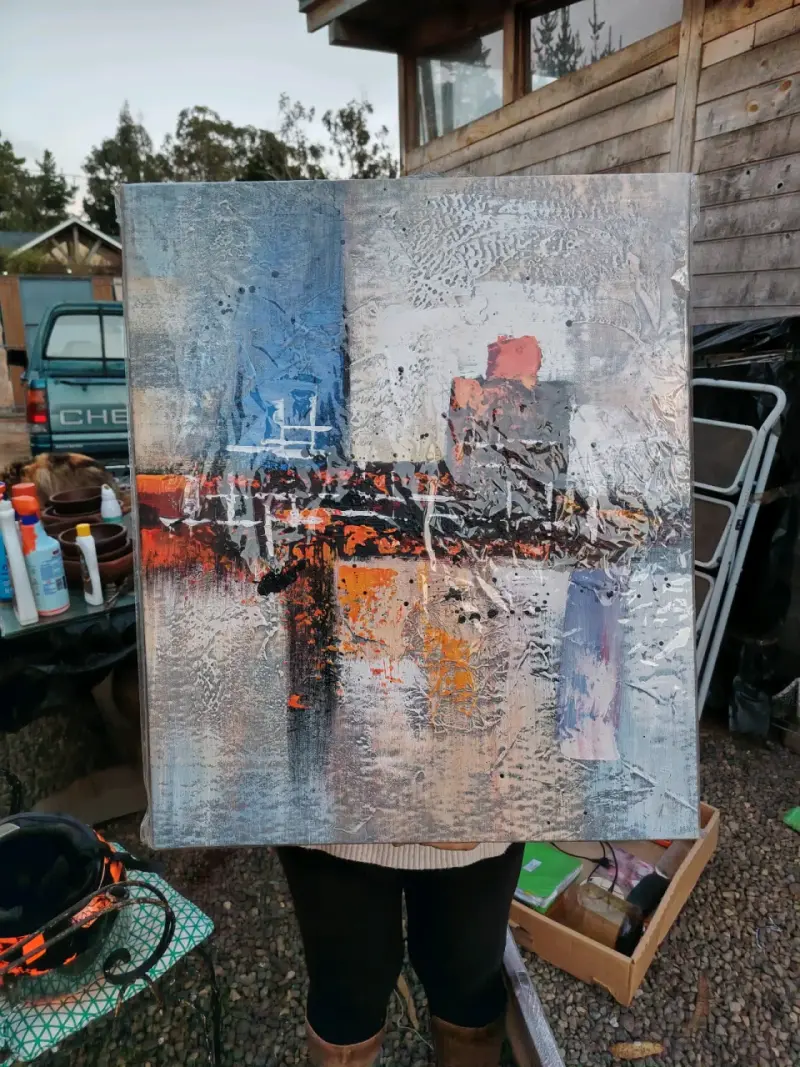 Cuadro abstracto moderno en tonos fríos y cálidos