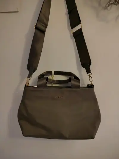 Bolso de hombro Secret gris con correa ajustable - miniatura 1