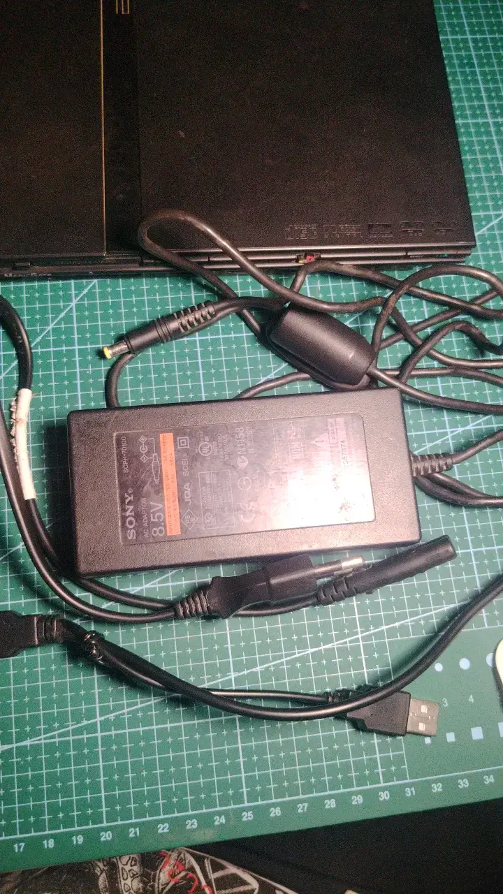 Consola Sony PlayStation 2 Slim con accesorios - 3