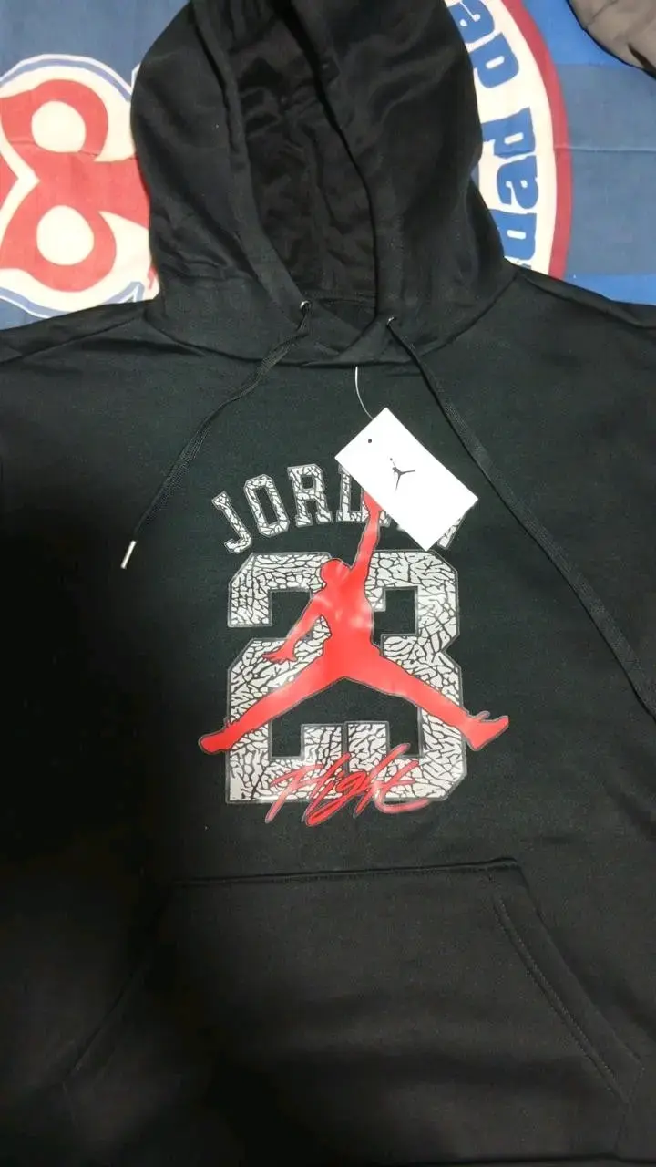 Polerón negro Jordan 23 con capucha