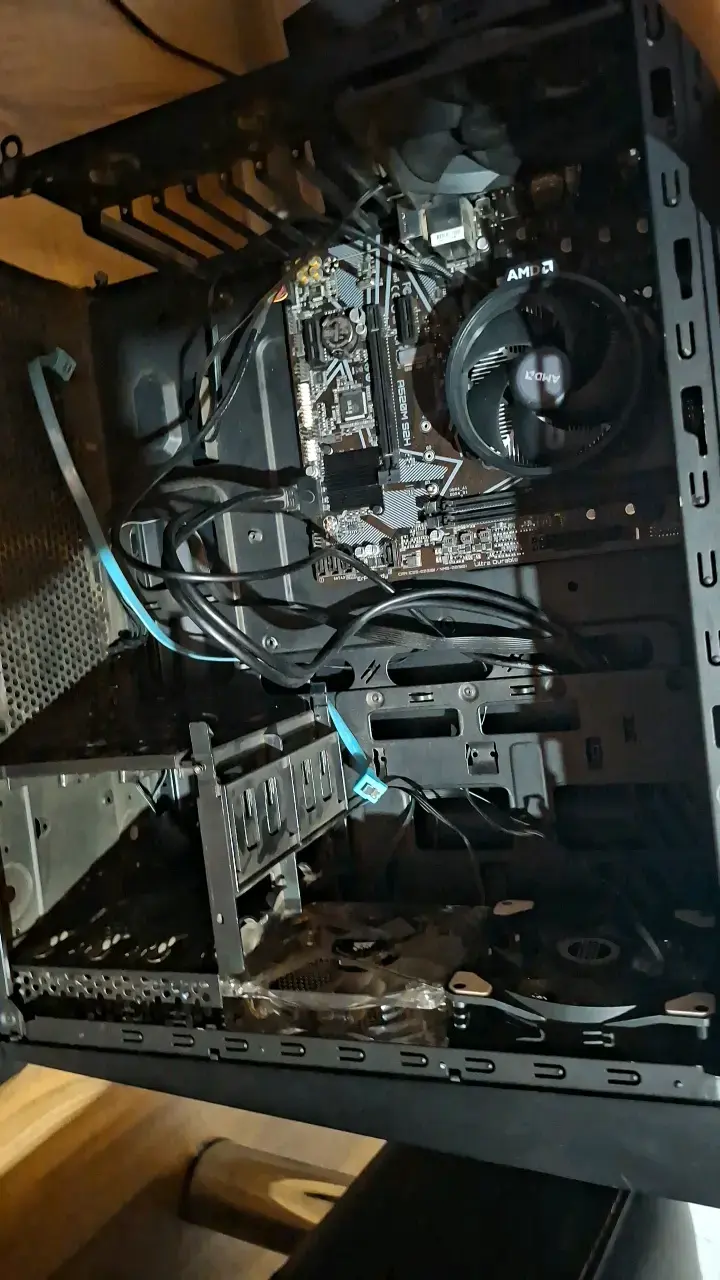 PC Gamer MSI con carcasa Corsair - 2