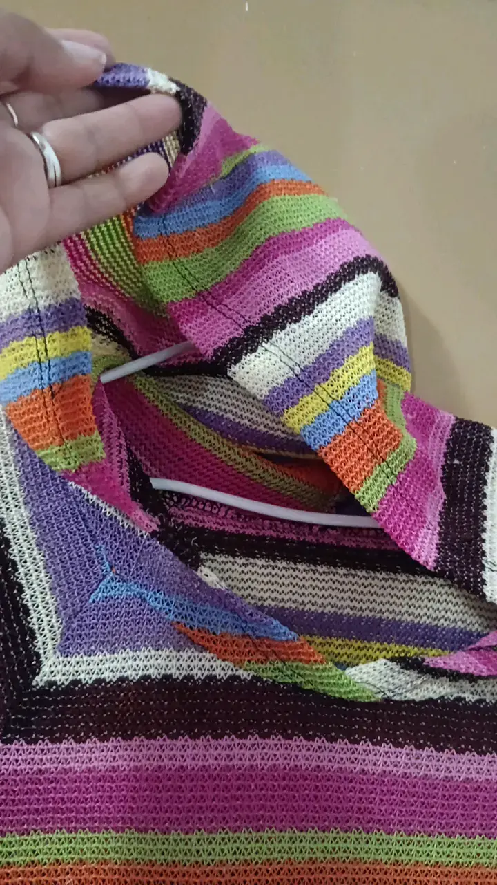 Poncho de lana multicolor con capucha - 2