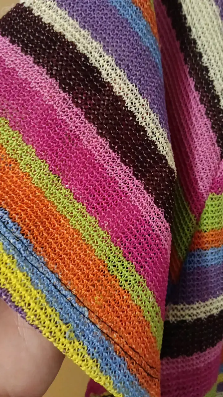 Poncho de lana multicolor con capucha - 3