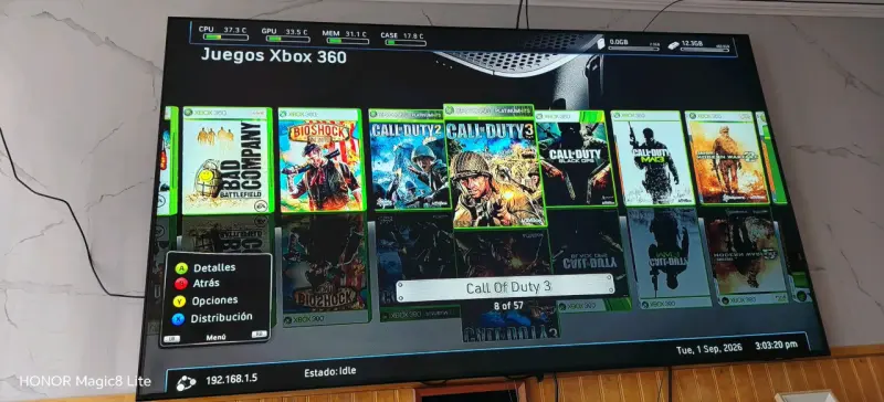 Consola Xbox 360 con dos controles y juegos - 3